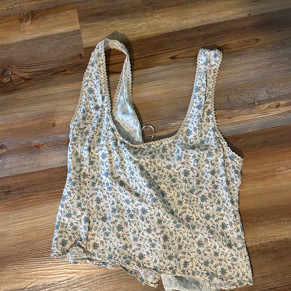 Motel Rocks Lace-Up Floral Top - Cream and Blue - Picture 2 of 3